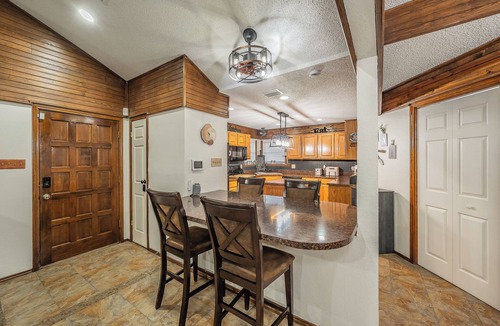 Grand Prairie House | Spacious Getaway w/Private Pool-SLEEPS 15 -Pet Friendly -Close To Everything