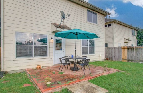 Houston House | Spacious Houston Retreat near IAH, Spring and The Woodlands