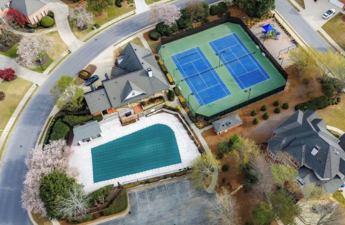 Alpharetta House | Spacious Luxury 5-bedroom Retreat in Alpharetta- Pool- Minutes to Avalon