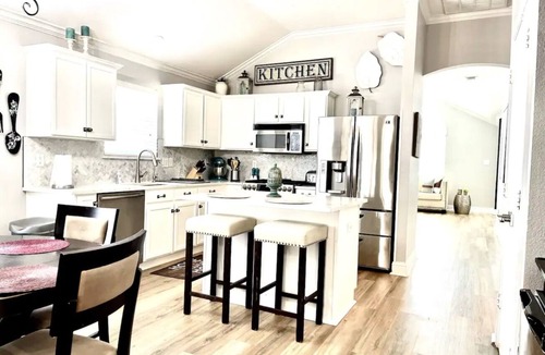 Little Elm House | Spacious, modern and comfy 4 bedroom home!