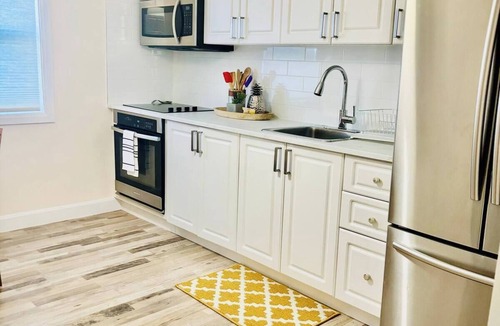 Niagara Falls House | Spacious Niagara Escape 3 BR Private Backyard