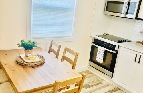 Niagara Falls House | Spacious Niagara Escape 3 BR Private Backyard