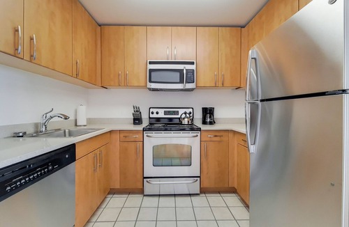 Harsimus Cove Apartment | Spacious Studio in Jersey City with Amenities