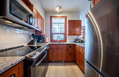 Mont-Tremblant Condo | Spacious Tremblant Condo - Pools & Hot Tubs, Steps to Ski/Golf/Bike/Hike - 8 ppl