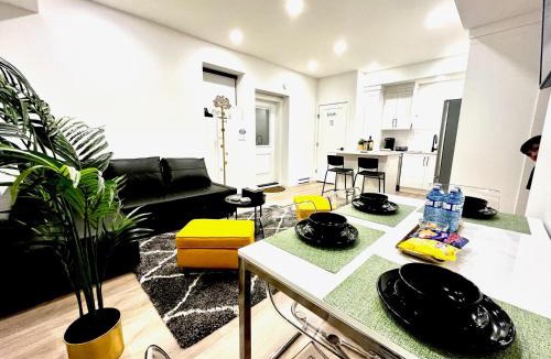 Willoughby House | Sparsh Villas - Luxurious & Stylish 2BR PSuite