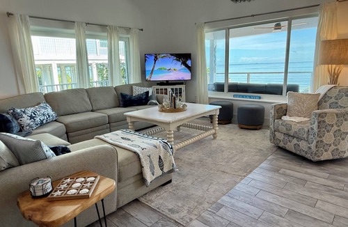 North Captiva House | SPRAWLING PRIVATE BEACHFRONT - Sleeps 10, perfect for a family, 2 golf carts