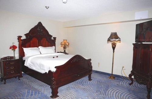 Niagara Falls Hotel | Standard Room (2 Queen-size beds)