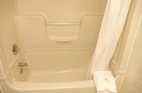 Niagara Falls Hotel | Standard Room (2 Queen-size beds)