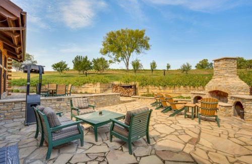 Excelsior Springs House | Stay & Sip: Group Ranch at Shamrock Hills Vineyard