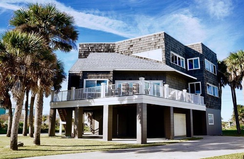 Marineland Acres House | Steps to Beach - 3BR/3BA - Sleeps 8 - Garage