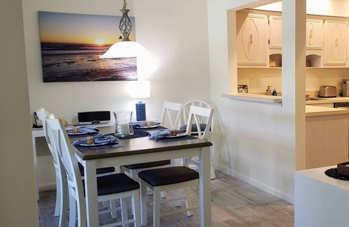 St. Augustine Beach Villa | STEPS TO THE BEACH, SABTC 2BR/2BA VILLA, CLEAN, QUIET, POOLS, 5-STAR REVIEWS!