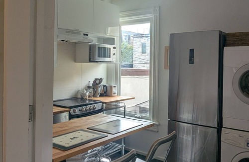 Trinity - Bellwoods Apartment | Steps to Trinity Bellwoods, Ossington and World Cup Venue