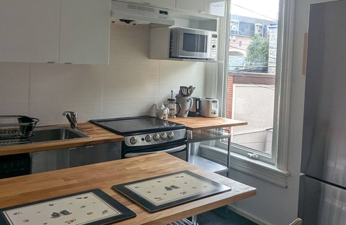 Trinity - Bellwoods Apartment | Steps to Trinity Bellwoods, Ossington and World Cup Venue