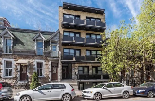 Milton Park Apartment | Stunning Modern Loft in the heart of Le Plateau