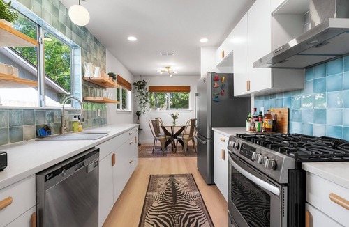 Austin House | Stylish 3BR/2BA WFH Ready, Fast Wi-Fi, Peaceful Yard—Perfect for 30+ Nights