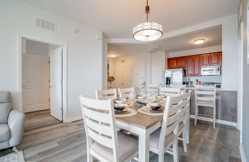 Florida Central Atlantic Coast House | Stylish and Contemporary Vista Cay Hideaway - Lake View 3bd/2ba #3vc4126
