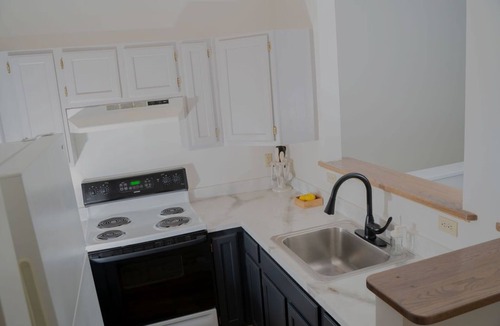 Poughkeepsie House | Stylish and spacious centrally located one bedroom apartment