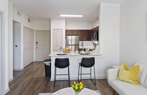 Frisco Apartment | ⭐️ Stylish Frisco Retreat 1BR. Fast WiFi + Free Parking, Near The Star & PGA