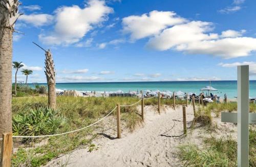 Hallandale Beach Hotel | Stylish Studio Beach Service & Shuttle Pool 505