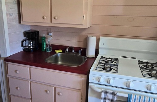 Malpeque House | Suite 8 - Older/Simple/Rustic/No Frills/Budget 1 Bed - Near Cabot Beach Park