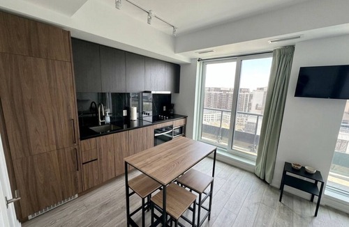 North York Condo | Sun-Drenched Penthouse Retreat with Gym & Parking
