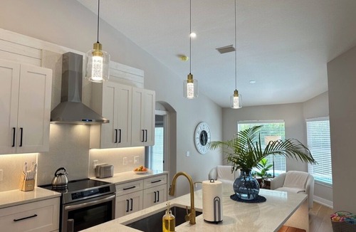 Venice Gardens House | SunCoast Garden Family Retreat-Beautiful Vacation Home with Heated Pool.