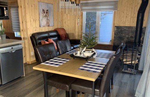 Sherbrooke Ski Chalet | Superb Lac Magog cottage