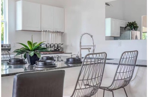 East Lake House | Superb Luxury 9-bedroom house w/rooftop Near Airport, Stadium, Aquarium