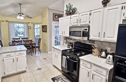 Block House Creek House | Superb,Pet friendly. Big Backyard on Greenbelt. HEB Center. ATX Kalahari,183
