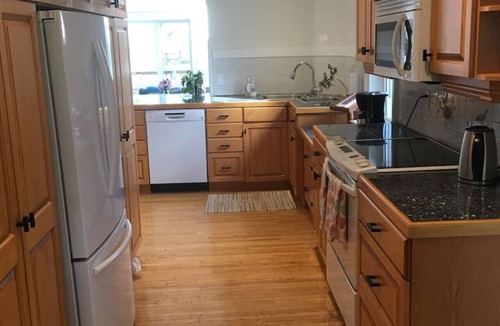 Grey Highlands House | Sweeping Views - Beaver Valley Farmhouse & Pool
