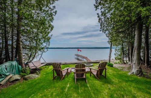 Colpoys Bay Ski Chalet | TGIF - Serene Waterfront Retreat