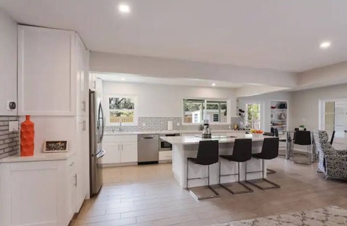 Arlington Park House | The Clematis - Entire house