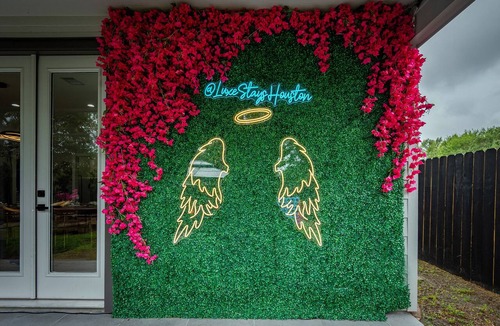 OST - South Union House | The Garden of Eden ● Designer Houston Stay with 12 Beds, Hot Tub, Game Room.