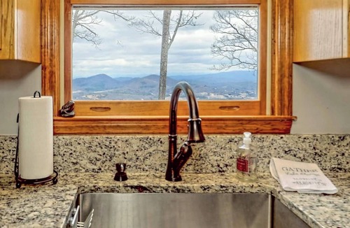 Hiawassee Cabin | The Gathering Place by Chatuge Home Concierge | Mountain Views · Lake Chatuge Views