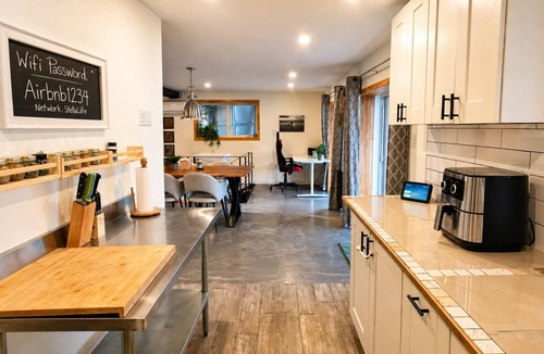 Laval-des-Rapides Apartment | The Haven Loft, with free parking. Pet-Friendly!