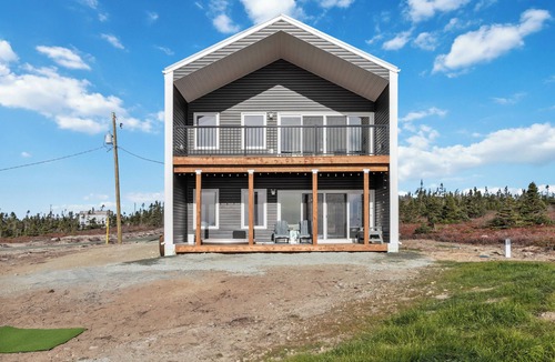 Western Head House | The Left at Surf Western Head - 3BR with Oceanfront Hot tub views