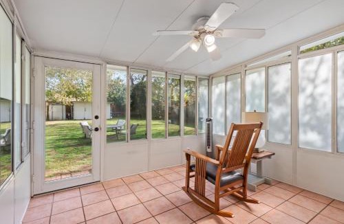 Crestview House | The Little Lone Star