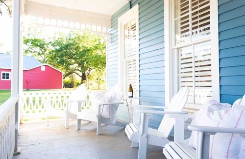 Round Top House | The Poppy | Round Top Escape Minutes from Square