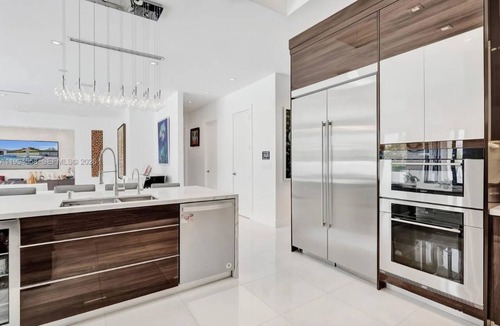 Tamiami House | The Rainbow