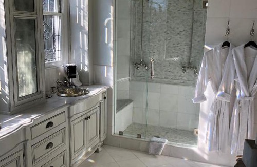 Covington Hotel | The Twelve Oaks Bed & Breakfast