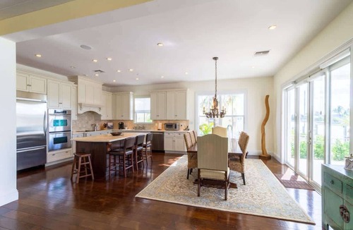 Marathon House | The Vaca House