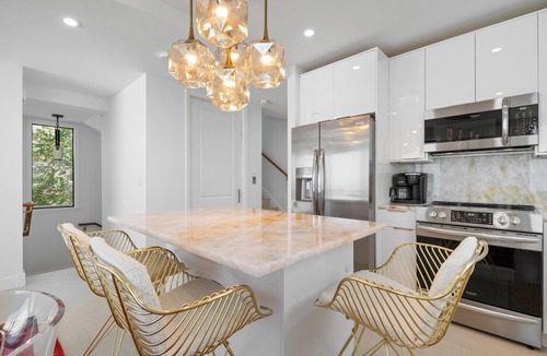 Ilexhurst House | The Wave by Beach Boutique Rentals