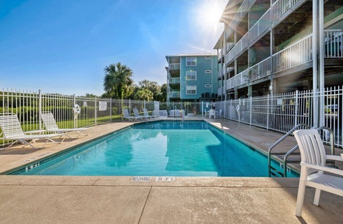 Cedar Key Condo | Top Floor Hideout C304 NL: Top floor with pool access