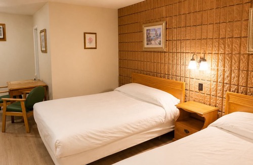 Wiarton Hotel | Top Notch Restaurant and Motel