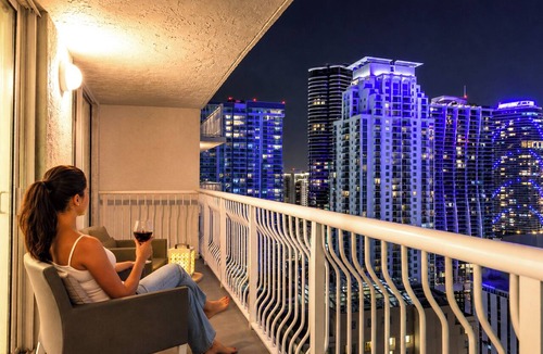 Brickell Apartment | Top Stay Miami - Blue@Brickell w/Balcony & Parking