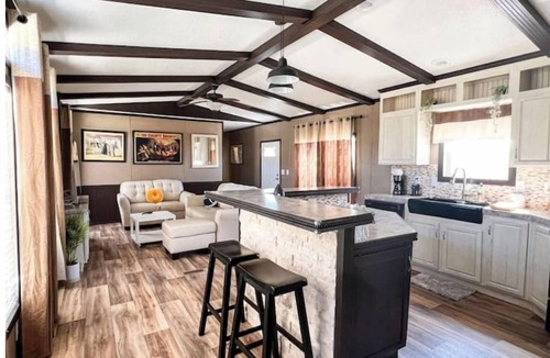 Dripping Springs House | Tranquil Hill Country Cabin near Pedernales Falls