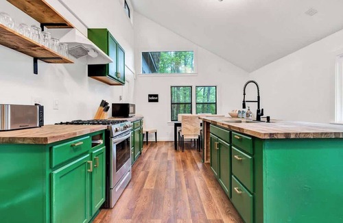 Sewanee House | Treetop Mountain Retreat Near Sewanee | Sleeps 6