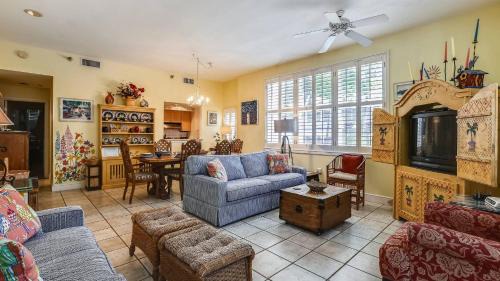 Truman Annex Apartment | Trumans Hideaway by AvantStay