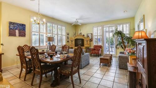 Truman Annex Apartment | Trumans Hideaway by AvantStay