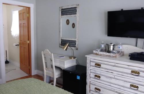 Mindemoya Bed & Breakfast | Twin Peaks B&B